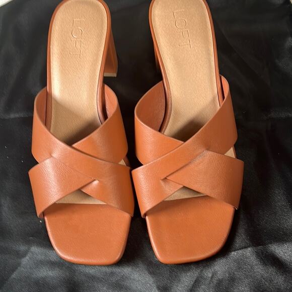 Ann Taylor Shoes - NEW Ann Taylor loft 2” heel Sandals size 9